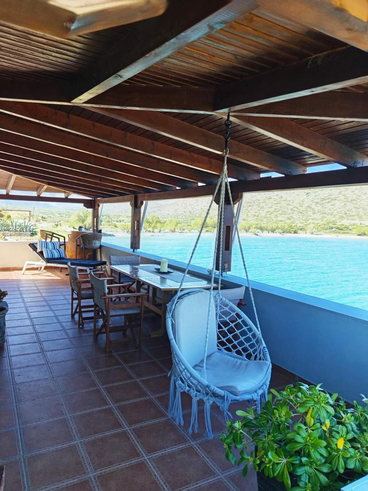 Tholos Alexandra'S Beachfront House Kavoúsion Eksteriør billede