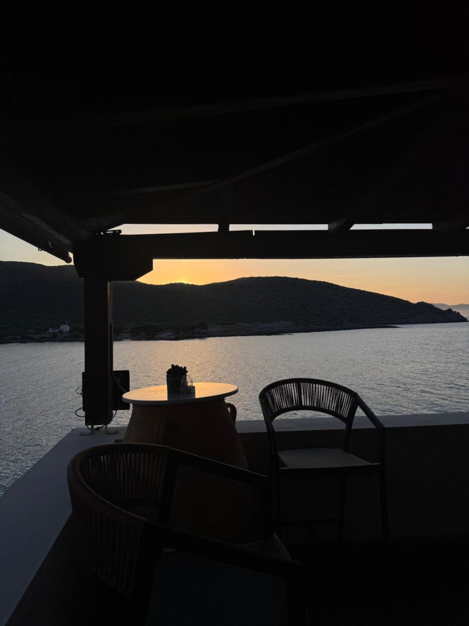 Tholos Alexandra'S Beachfront House Kavoúsion Eksteriør billede